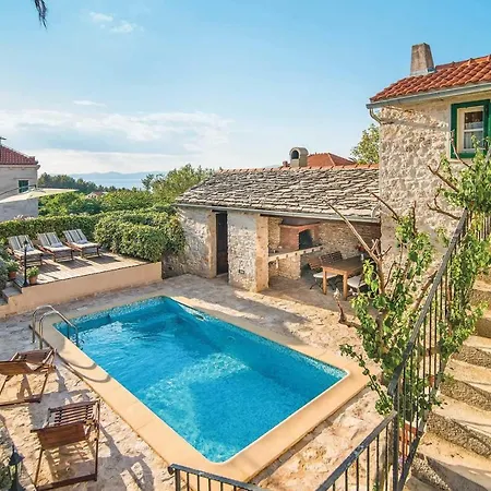 Maruka Villa *