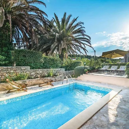 Villa Maruka